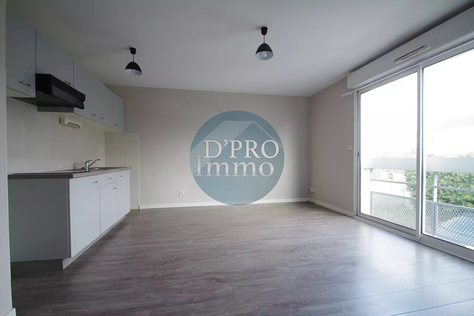 Vente
NANTES
– 44200 – 60555042