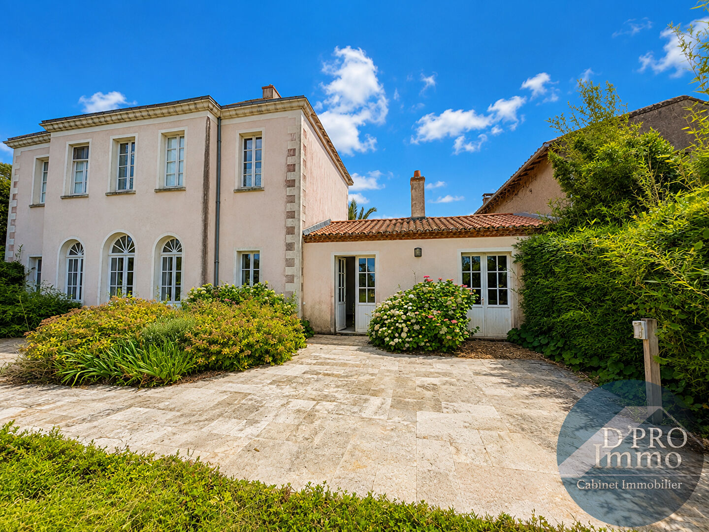Vente
Vertou
– 44120 – 61325616